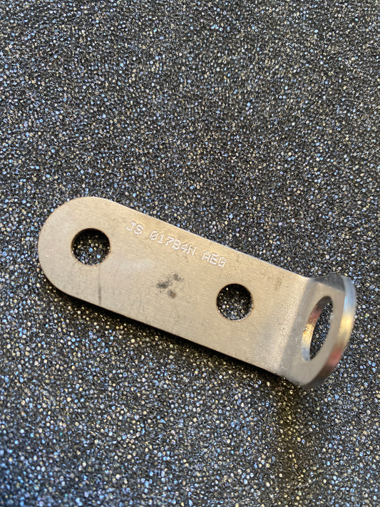 Fixation inférieur écope de frein