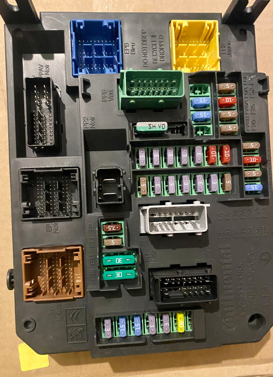 Boîtier à Fusibles 16114280 Citroën C4 Picasso