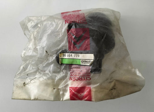 Boitier de Pompe à Eau 96064770