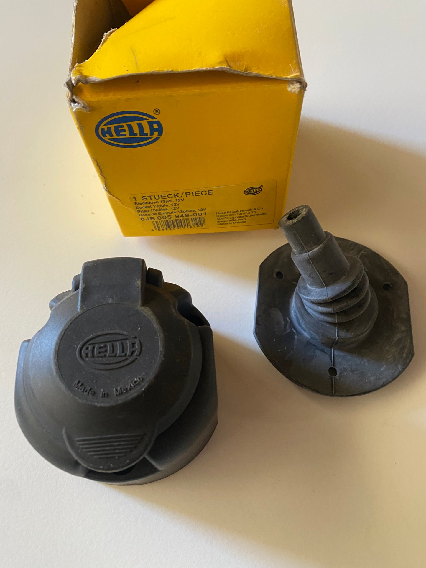 Prise de Remorque 8JB 005 949-001