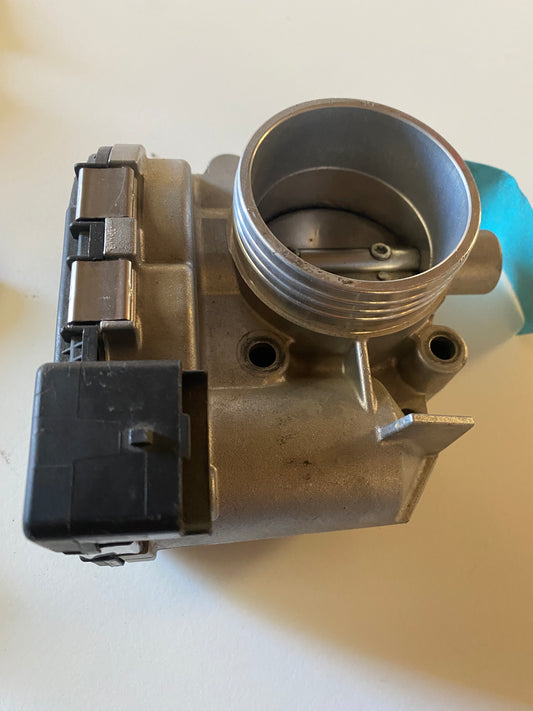 Boitier Papillon d'Admission d'Occasion 1635Q9