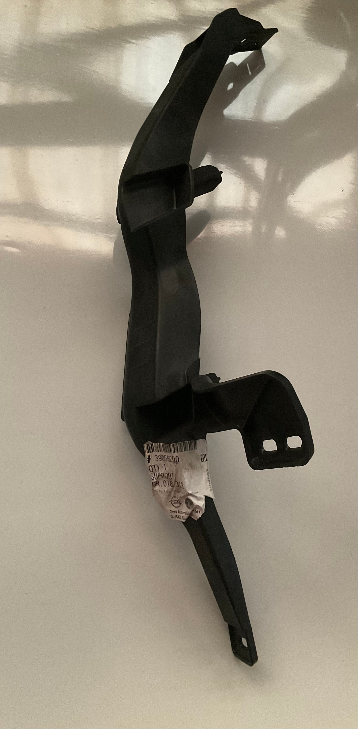 Support de Pare Choc Gauche Opel