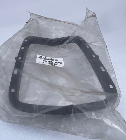 Embase de Fixation de Levier de Vitesse 7589W5