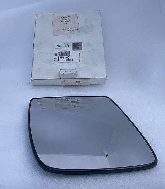 Vitre de Rétroviseur Droit 8151KC