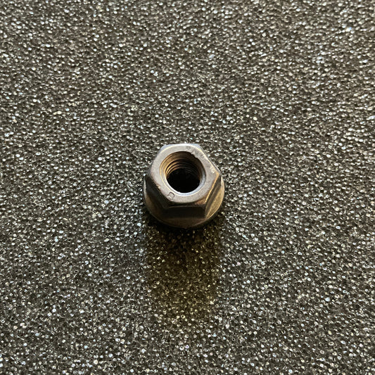 Ecrou d'Ecope d'Intercooler Clio Rallye 5