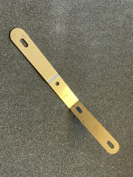 Réglette maintien bavette AV