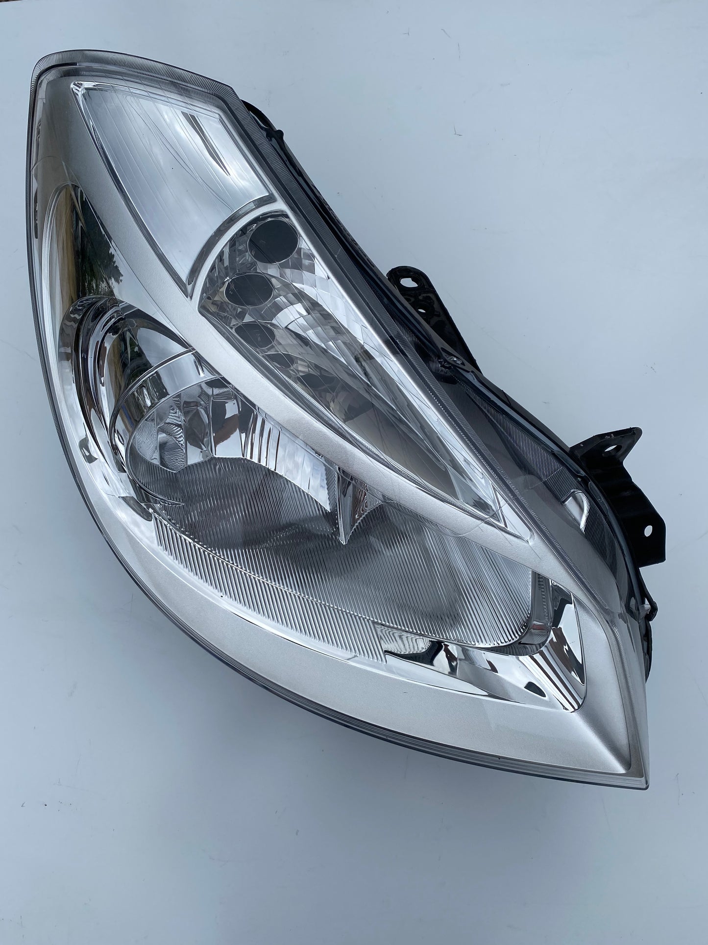 Phare Avant Gauche / Droit Clio R3