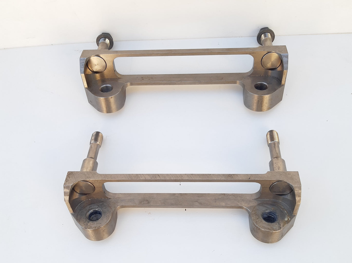 Paire de Support Etrier AVD/AVG Clio 4 R3T