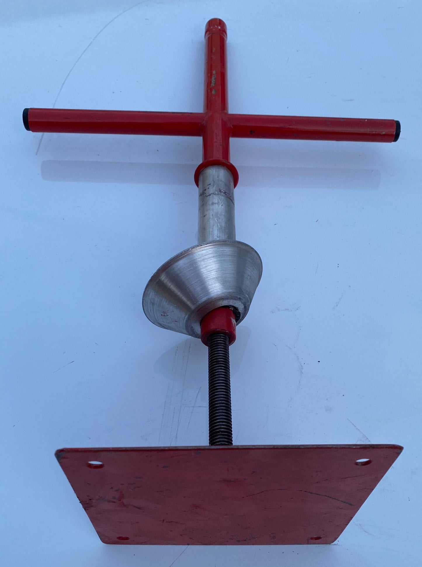 Support et croix de roue de secours