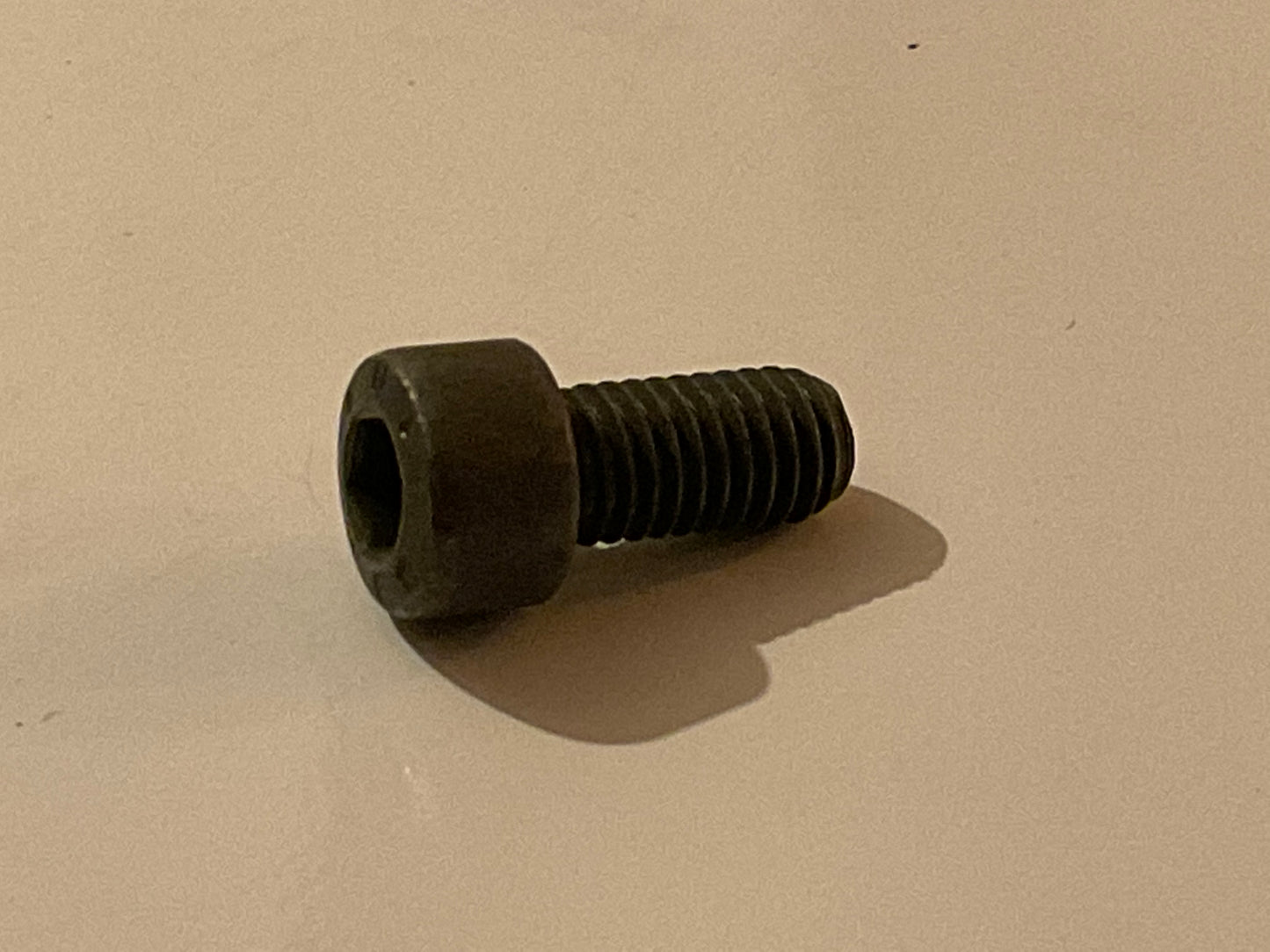 Vis de Support Moteur Sur Caisse C2R2 - MAX