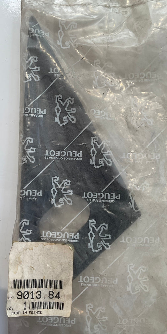 Cache Plastique d’Intérieur de Rétroviseur Peugeot 205