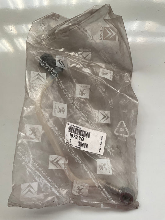 Tuyau de Carburant 1573YG