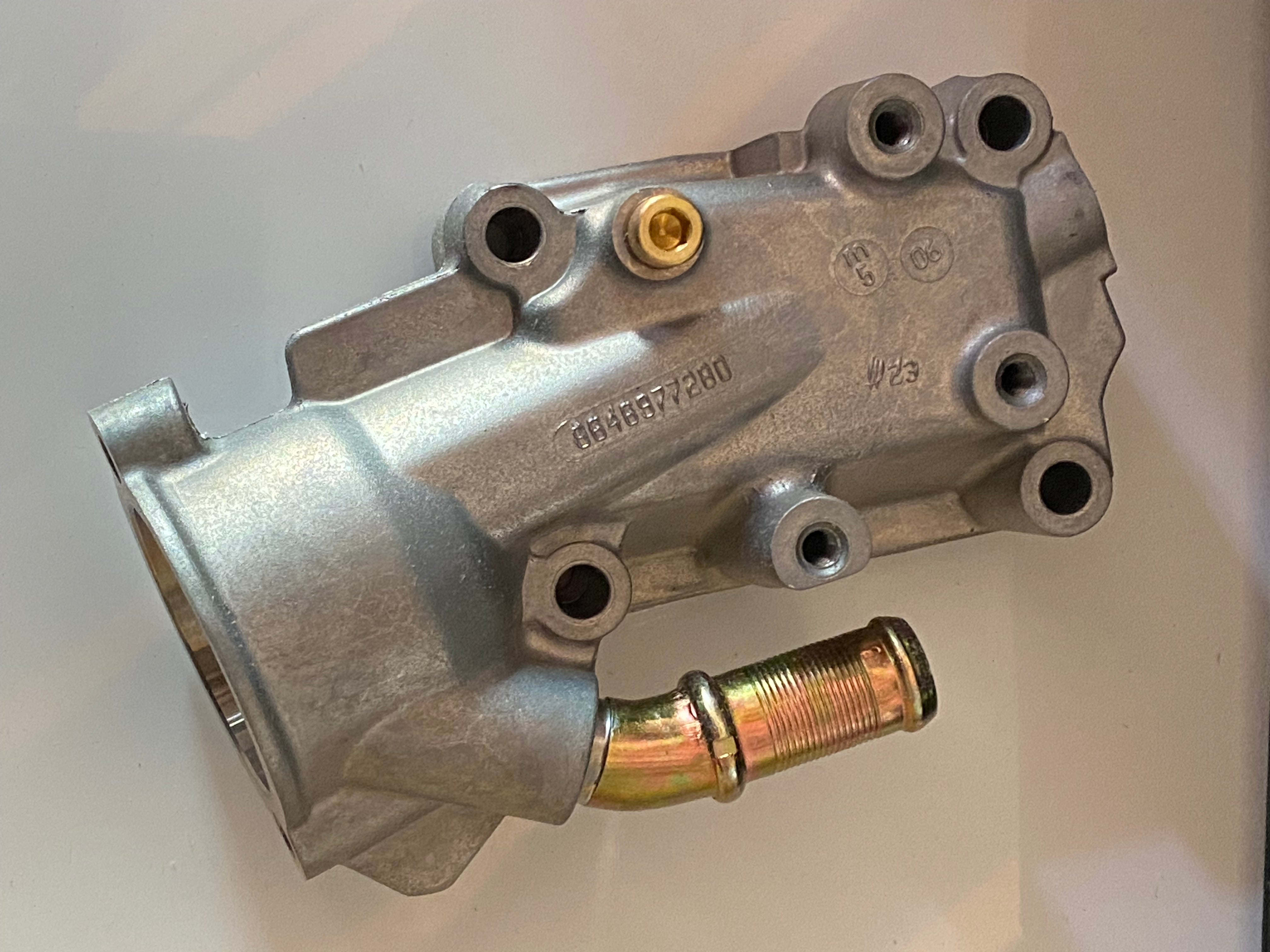 Boitier Sortie d'Eau Moteur C2R2MAX – SPARE RACING PARTS